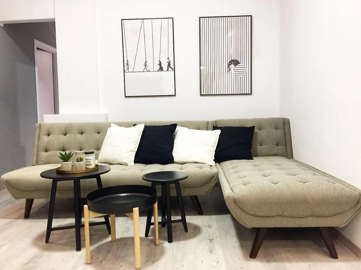 Appartamento Perfect Home: Cozy 2Br Apt & Balcony Bucarest