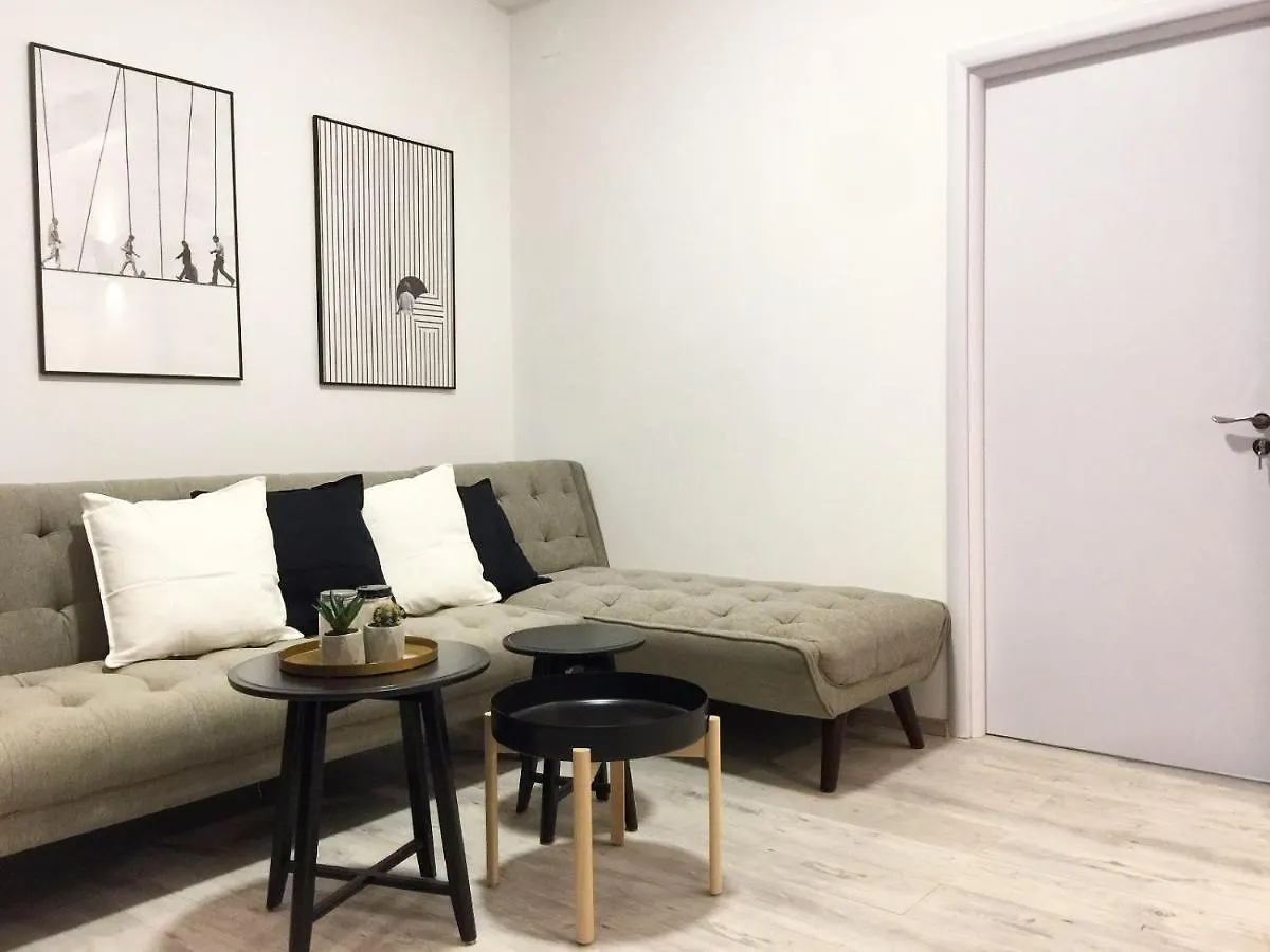 Perfect Home: Cozy 2Br Apt & Balcony Bucarest