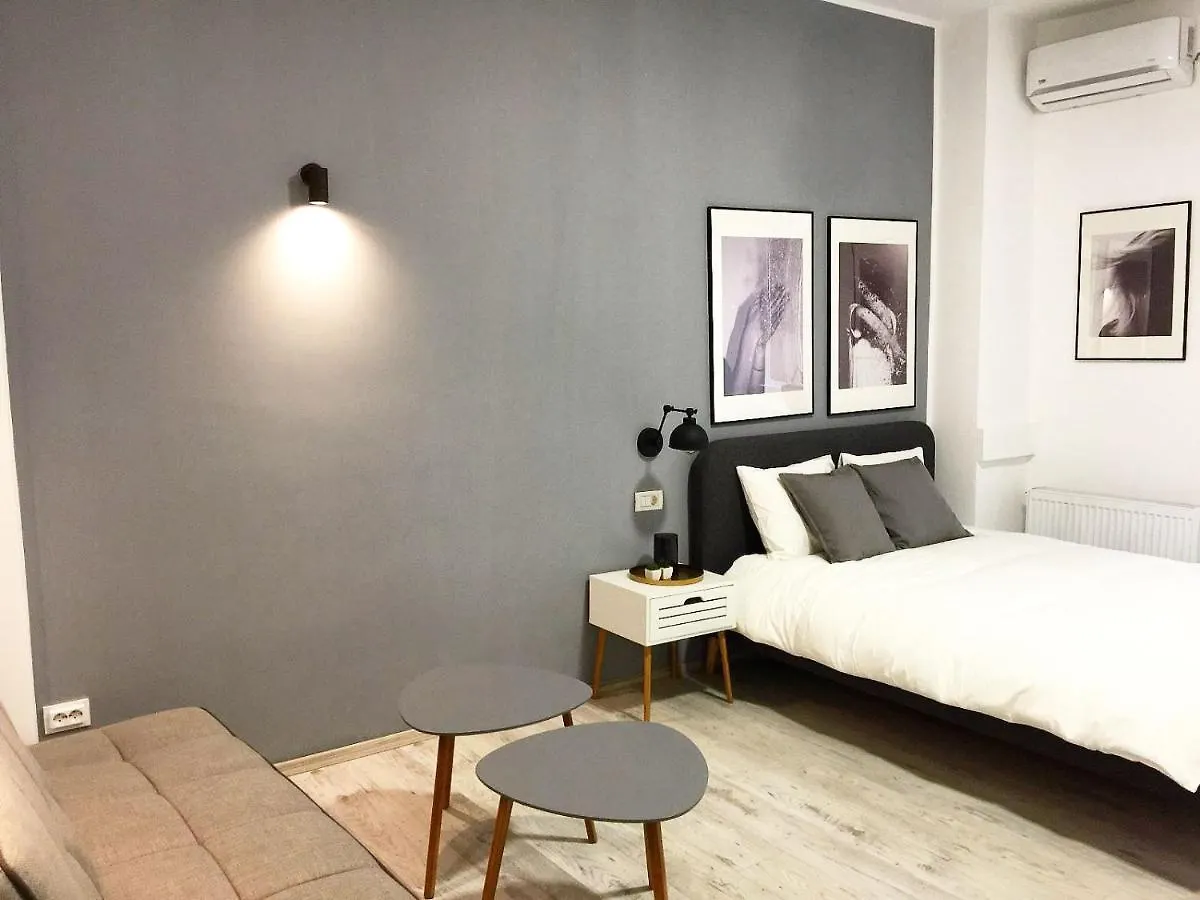 Perfect Home: Cozy 2Br Apt & Balcony Bucarest