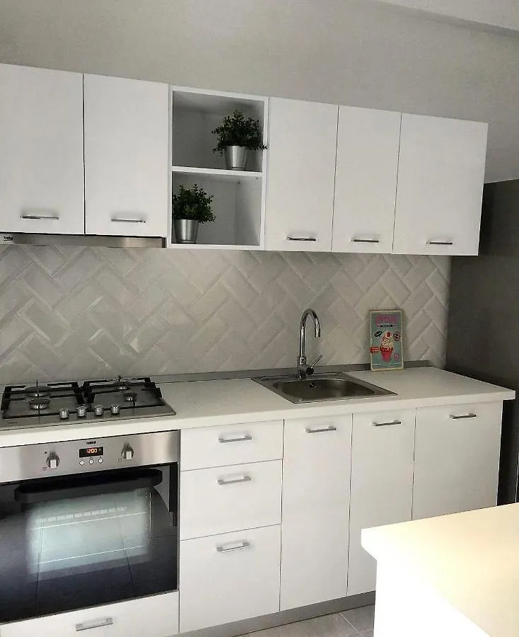 Perfect Home: Cozy 2Br Apt & Balcony Bucarest Appartamento