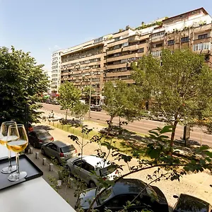 Downtown Oasis: With Cozy Charm Appartamento