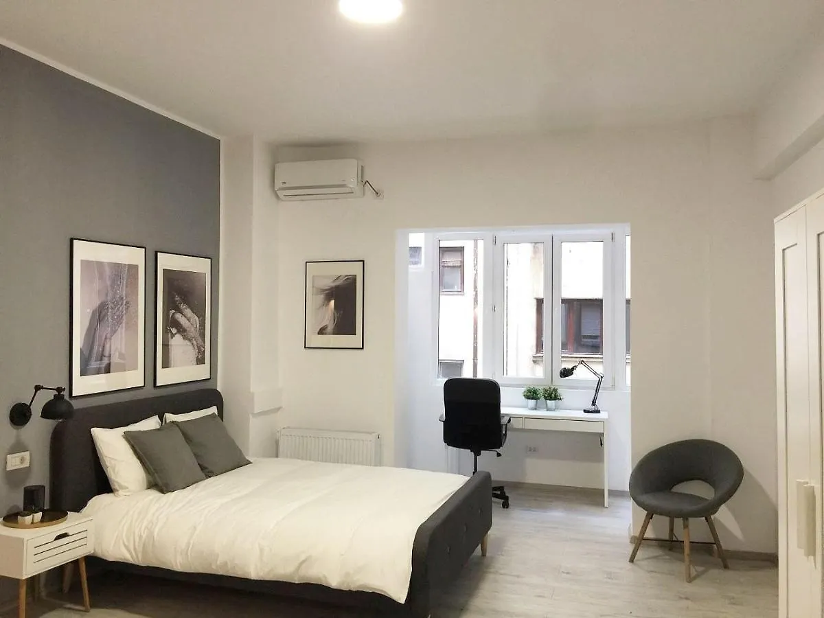 Perfect Home: Cozy 2Br Apt & Balcony Bucharest 0*,  Romania